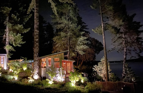 Grapeview Cabin | Ahab’s only available with, Captains Cabin it rents for 195, Captains’ 325.