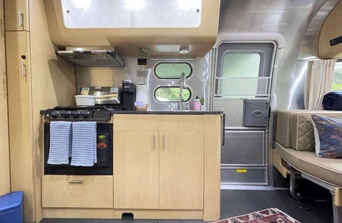 Whitemarsh Island House | Airstream on Private Acre, Midway to Beach