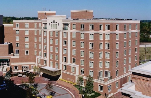 Old Town West Condo | Alexandria | Family Capital Trip | Gym + WiFi | 2BR Condo