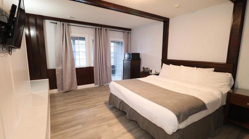 Algonquin Highlands Hotel | Algonquin Lakeside Resort