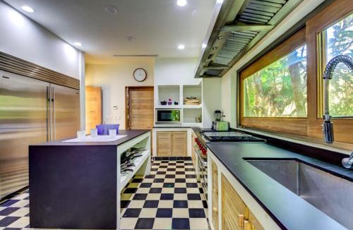 Zona Hotelera Villa | All Inclusive beachfront Villa in Tulum beach