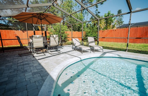 Lake Sarasota House | All you need to feel right at home while away from home! office/pet friendly