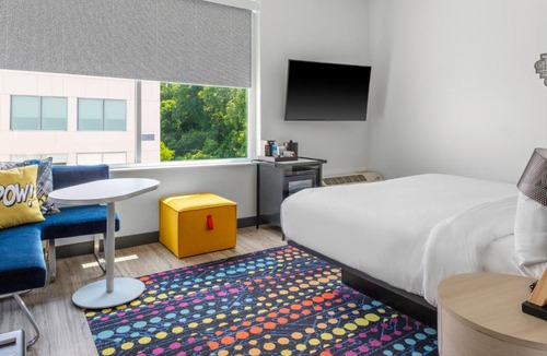 Merry Oaks Hotel | Aloft by Marriott Nashville Airport
