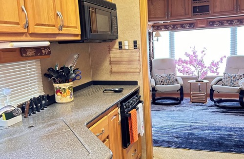 Fort McCoy House | Amazing RV/Camper in Ocala National Forest- 2 Bedrooms