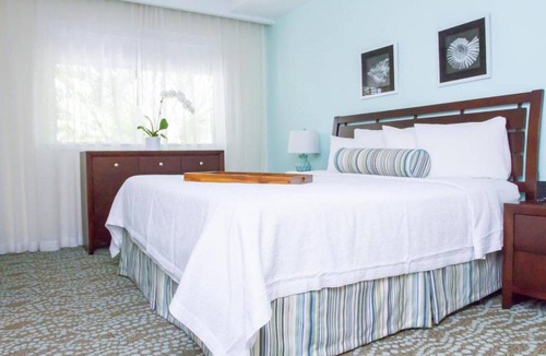 City Center Hotel | Amazing South Beach Suite w/Kitchenette, Pool & Private Beach Lounger Access