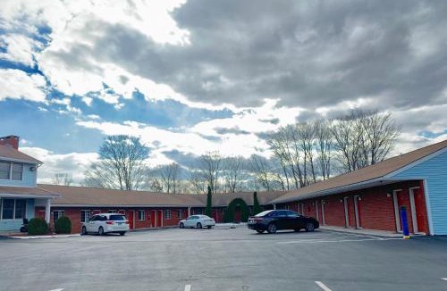 Branford Hotel | American Inn