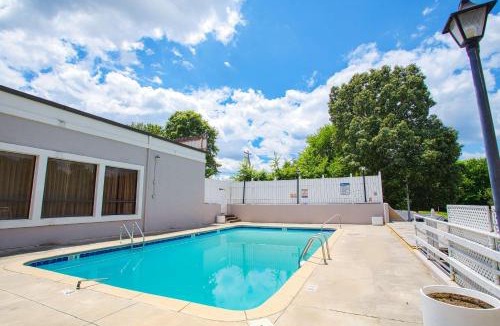 Winston - Salem Hotel | Americas Best Value Inn Winston-Salem