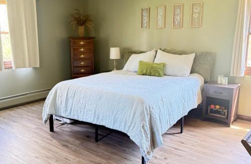 Lake Erie Beach Apartment | ANGOLA BEACH APARTMENT 2 Bedrooms- Grandview Bay