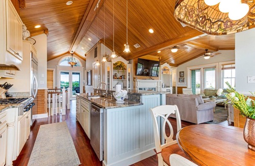 Tybee Island House | Antebellum Tybee Beach Mansion| Pool, Hot Tub & Elevator