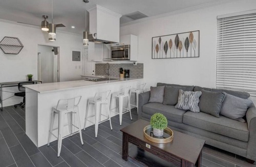 Parkland Estates Apartment | APT 1 · Hyde Park/ Bayshore Blvd Private Suite