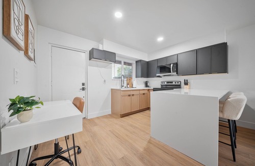 Camelback East Apartment | Arcadia Lite Unit 1 with Private Yard + W/D