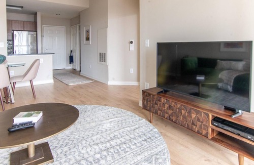 Radnor - Fort Myer Heights Apartment | Arlington 1BR Corporate Rental w/ Concierge + Gym