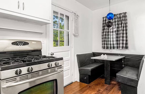 Arlington House | Arlington Charm Cozy 5BR Home Sleeps10 Near DC