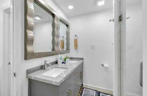 West Arlington House | Arlington Entertainment District Home Green & White Door