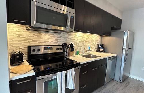 Radnor - Fort Myer Heights Apartment | Arlington Rosslyn: Pool, Fitness Center & More for Your Perfect Vacation!