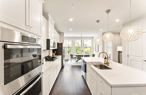 Ashburn House | Ashburn 4-BR Homestay/Close to Dulles & METRO