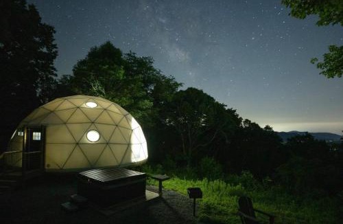 Fairview House | Asheville Luxury Glamping Dome - Mountain Views, and Hot Tub!