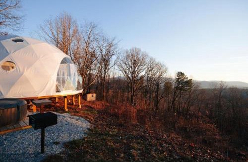 Fairview House | Asheville Luxury Glamping Dome - Mountain Views, and Hot Tub!