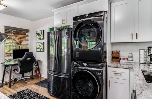 Piedmont Heights House | ATL Luxury Oasis | Covered Patio | Piedmont Park