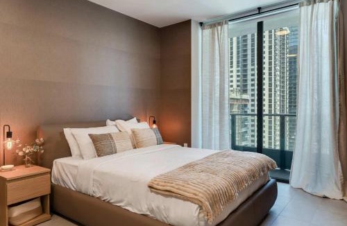 Downtown Miami House | Aura Studio Heart of Miami with Resort Amenities