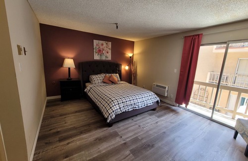Beverly Hills Hotel | (B1820) 2 Bedroom Studio Apartments