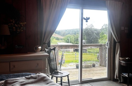 Mouth of Wilson Apartment | Barn Loft on Horse Farm near Grayson Highlands