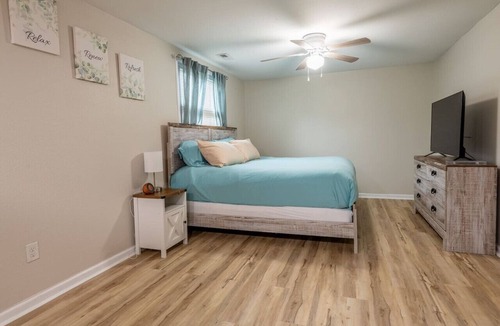 Buckroe Beach House | Baybreeze @ Buckroe -hot tub, sauna, game rm. 5bd