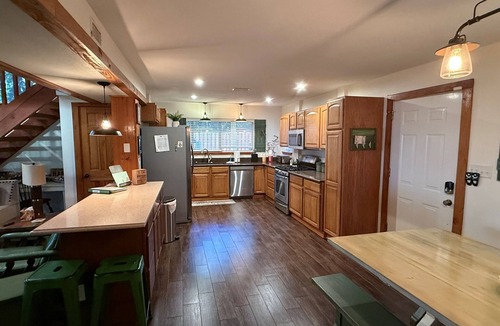 Gulf Breeze House | Bayfront Lodge & Cabin Double Dock Getaway Retreat