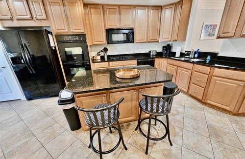 The Commons House | Bayside * 4BR Luxury Twinhouse