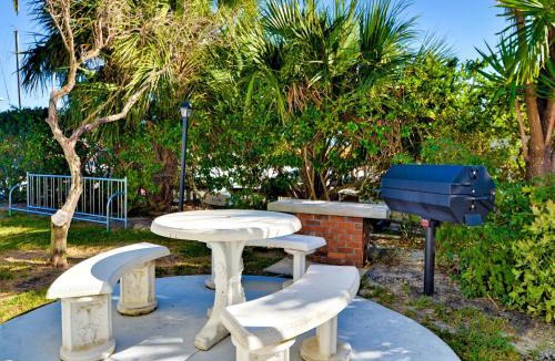 Clearwater Beach Apartment | Bayside Condos 29 City and bay views 659
