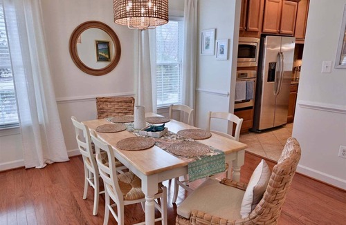 The Commons House | Bayside Resort New Listing/New Owners: 3 BR, 2.5 Baths Townhouse End Unit