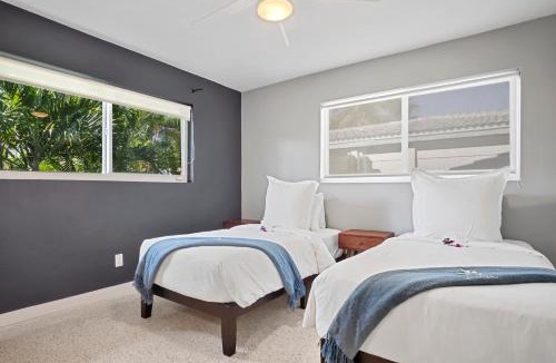 South Corals House | Beach Bliss 10 Mins to Waves, 3BR Oasis with Pool