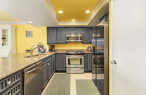 Biggar Condo | Beach front 1b/1b condo. Amazing Sunsets and Resort Amenities