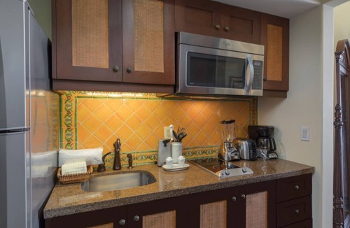 Cabo San Lucas Hotel | Beach Front Studio w Gym & Hot Tub in Hacienda Encantada