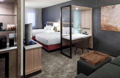 Clearwater Beach Hotel | Beach Getaway! 3 Convenient Suites, Near Clearwater Beach, Pool, Pets Allowed