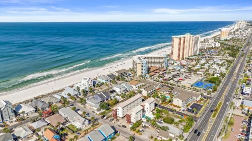 Holiday Beach House | Beach House - Gulf Dream by Panhandle Getaways