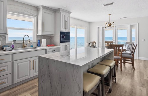 Englewood House | “ BEACH HOUSE -Oceanfront Escape –PRIVATE BEACH IN MANASOTA KEY FAMILY FRIENDLY