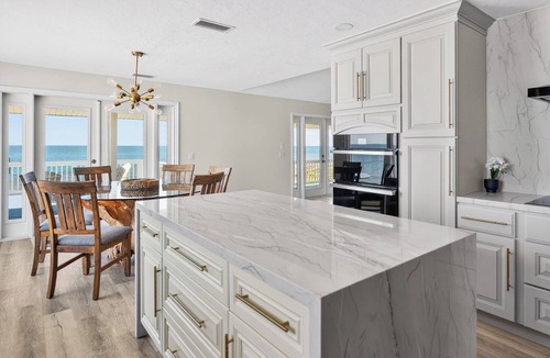 Englewood House | “ BEACH HOUSE -Oceanfront Escape –PRIVATE BEACH IN MANASOTA KEY FAMILY FRIENDLY