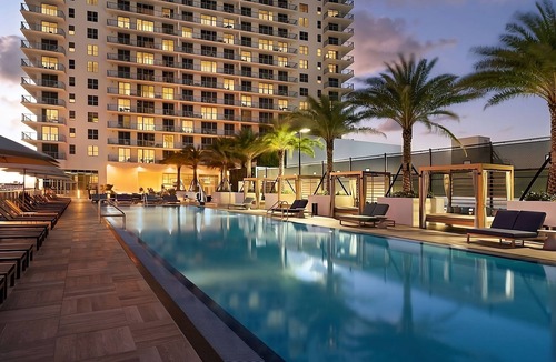 Hollywood South Central Beach Apartment | Beach is Calling! 3 Convenient Units, Onsite Pool, Near Beach