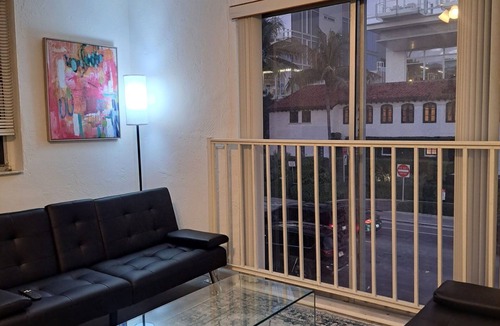 Surfside Apartment | Beach Paradise -Historic Renovated Property - Nice Views - Amazing Corner