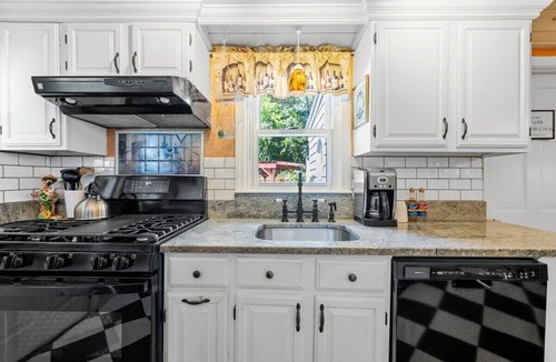 Hyannis House | Beach Pass Included!