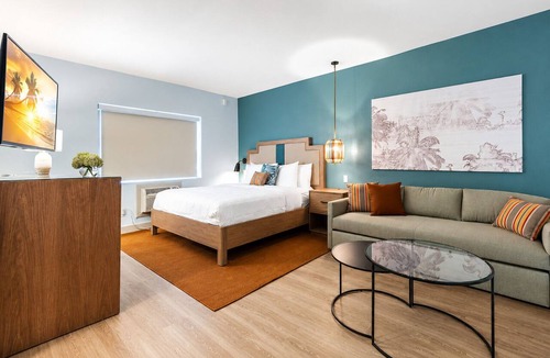 St. Pete Beach Hotel | Beachcomber Junior Suite King near St. Pete Beach and Jimmy B's