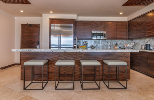 Cabo San Lucas Apartment | Beachfront 3 Bedroom Luxury Condo in Exclusive Diamante Golf