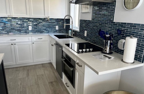 Deerfield Beach Condo | Beachfront Bliss: Relaxation Awaits at Our Seaside Condo