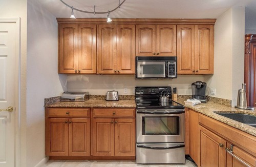Madeira Beach Condo | Beachfront Condo Across from John's Pass -Madeira Norte- Gorgeous sunset views!