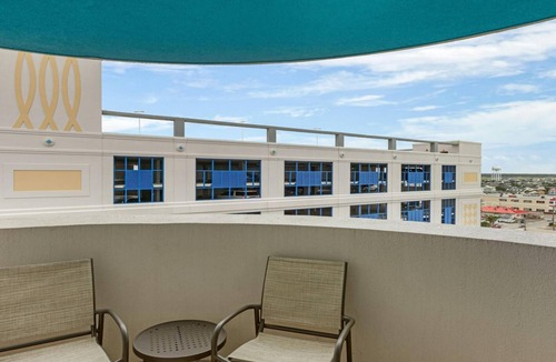 Cherry Grove Beach House | Beachfront Getaway at Towers on the Grove Near Cherry Grove Beach