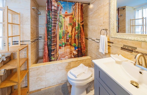 Galt Mile Resort | Beachfront Resort Hotel Room with Balcony