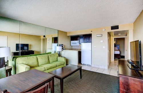 Northeast Virginia Beach Hotel | Beachfront Resort! 1 Bedroom Oceanfront room at Beach Quarters Resort
