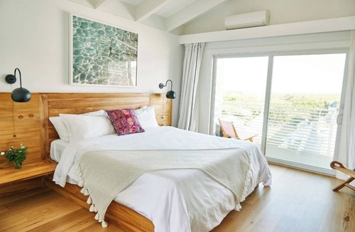 Montauk Hotel | Beachfront Retreat: Steps to the Sand with Pool
