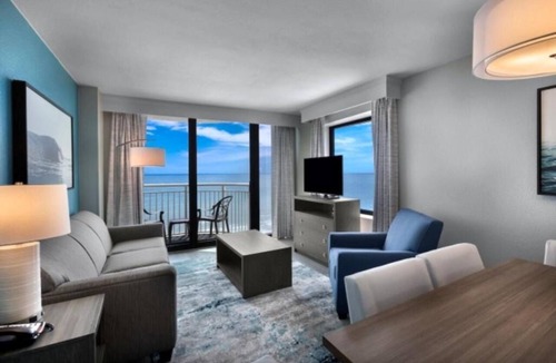 Myrtle Beach Hotel | Beachfront Stay with Kitchen, Waterpark & Boardwalk Nearby l 2 Spacious Suite